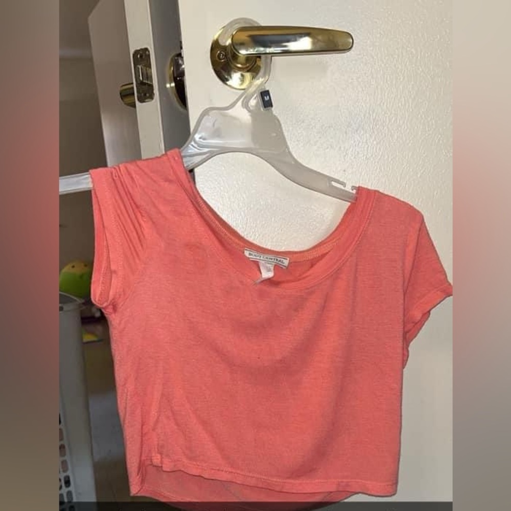Women’s size small, pink Body central crop top